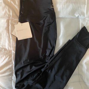 NWT Beyond Yoga Mesh Leggings - Black